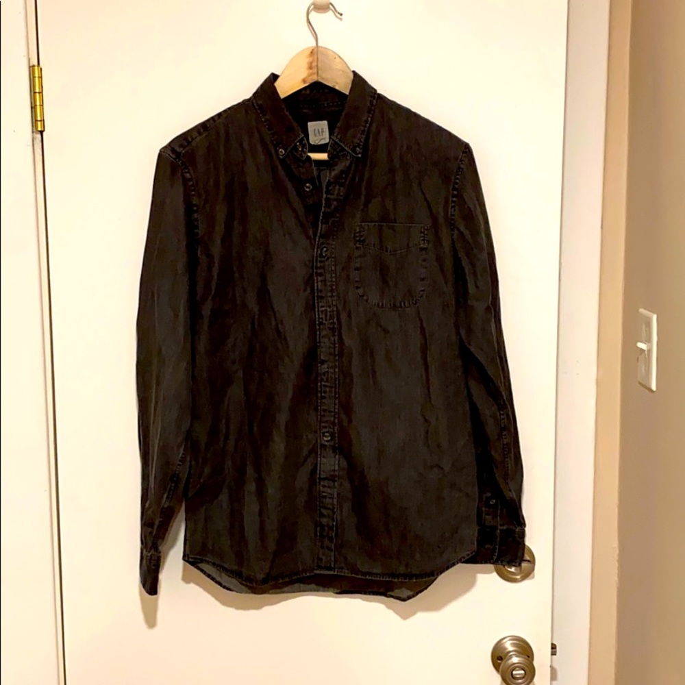 Gap button up shirt